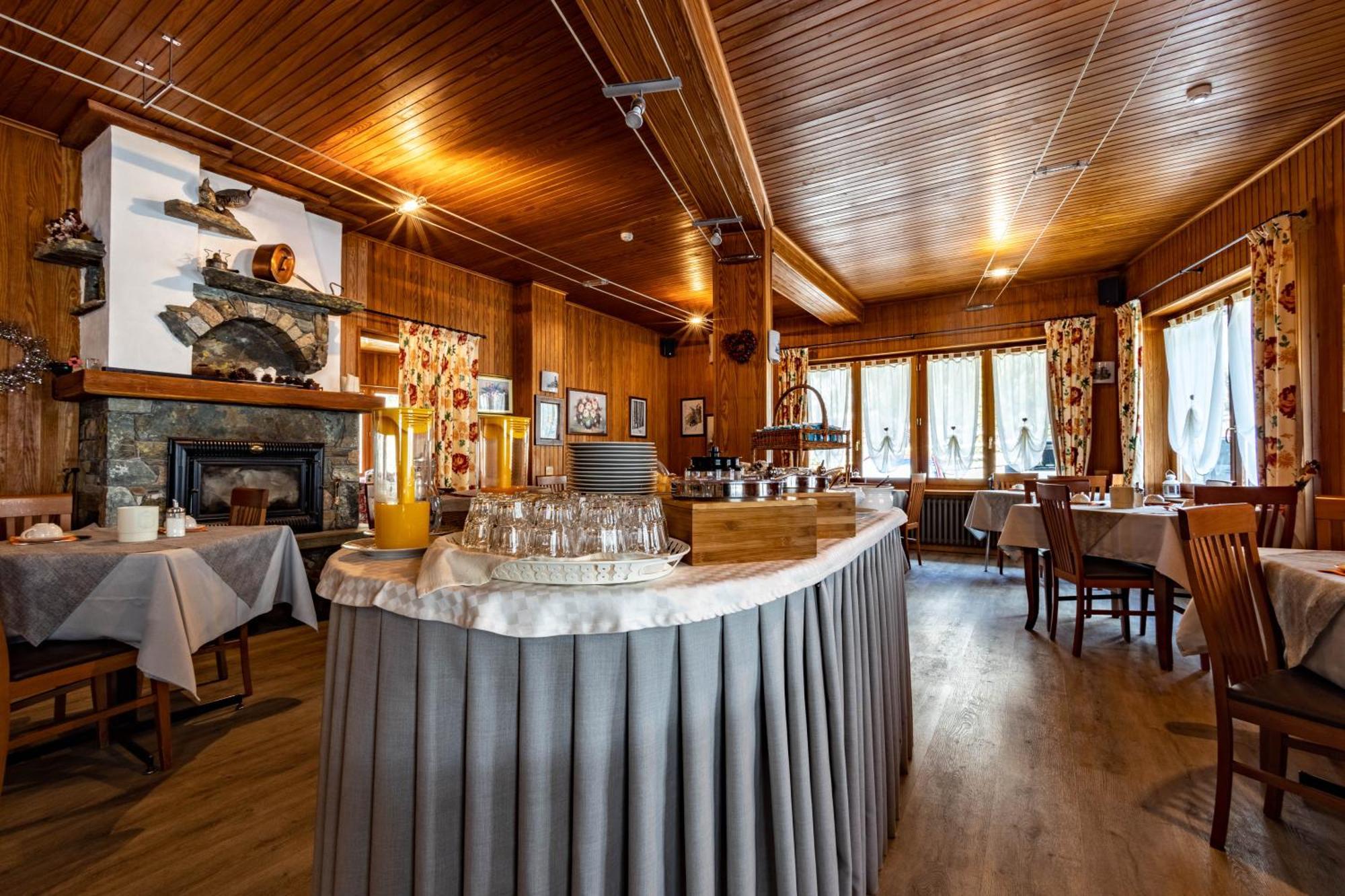 Hotel Le Campagnol Champoluc Exterior photo