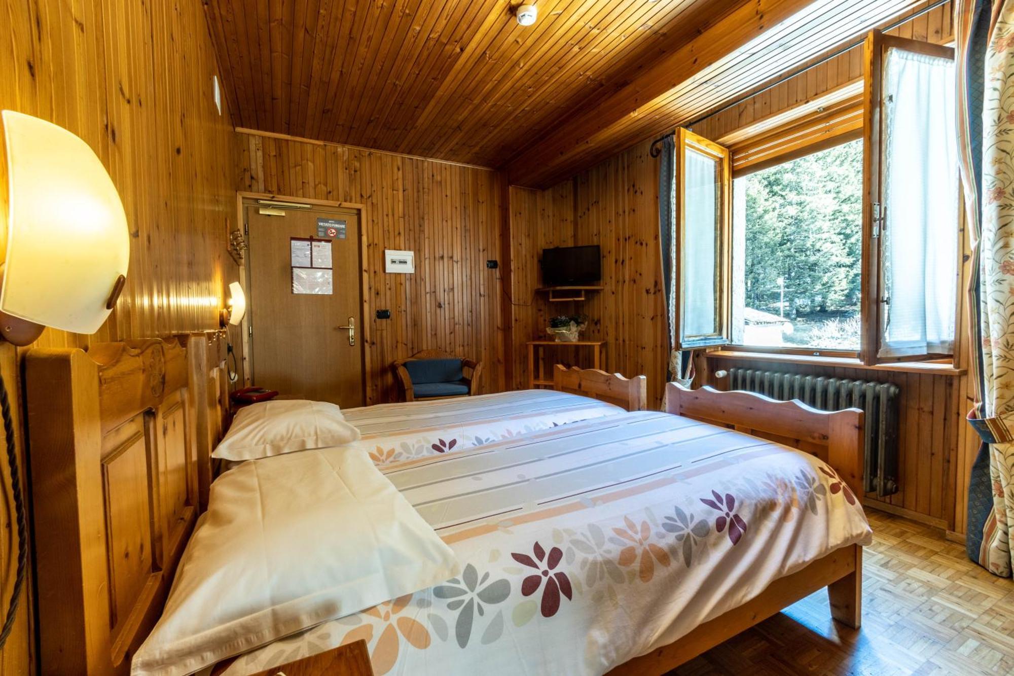 Hotel Le Campagnol Champoluc Exterior photo